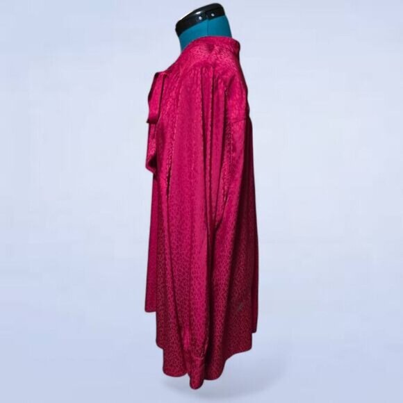 Torrid Satin Jacquard Tie Neck Button Up Blouse - Size 3X - Picture 3 of 8